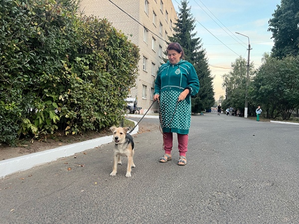 Ирина спасла крошечного щенка, вытащив из-под колеса автобуса Ирина спасла крошечного щенка, вытащив из-под колеса автобуса