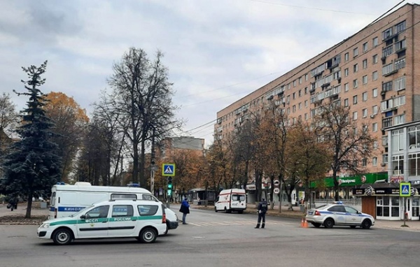 Для ликвидации обломков БПЛА в Железногорске перекрывали улицу Ленина Для ликвидации обломков БПЛА в Железногорске перекрывали улицу Ленина