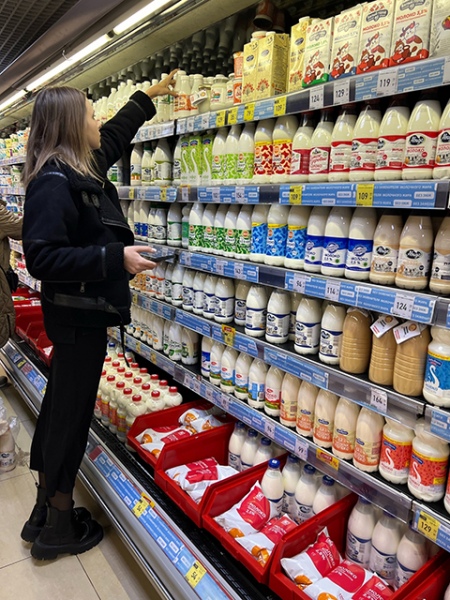 В магазинах резко подорожали сливочное масло, молоко и молочные продукты В магазинах резко подорожали сливочное масло, молоко и молочные продукты