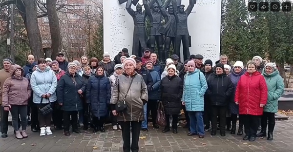 Жители разрушенного села Кремяного говорят, что не знают, как быть дальше Жители разрушенного села Кремяного говорят, что не знают, как быть дальше