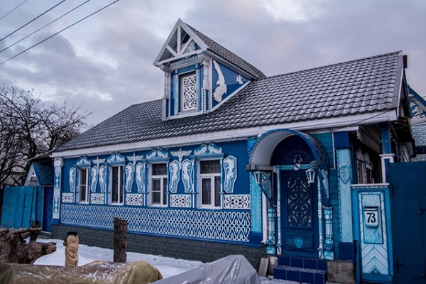 Самые необычные наличники на самом красивом в Курске доме на улице Дружининской – их украшают диковинные звери и птицы Самые необычные наличники на самом красивом в Курске доме на улице Дружининской – их украшают диковинные звери и птицы