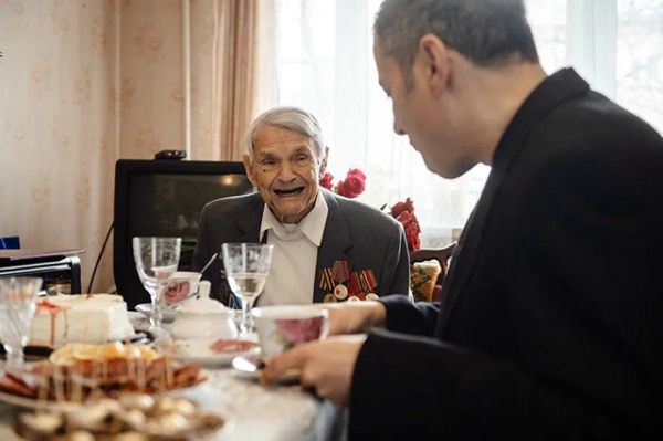 Евгениий Иванович Будкин прошел войну, занялся наукой и до 95 лет преподавал в курском вузе Евгениий Иванович Будкин прошел войну, занялся наукой и до 95 лет преподавал в курском вузе