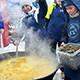 На гастрофестивале в Липецкой области куряне приготовили 100 литров ухи с раками