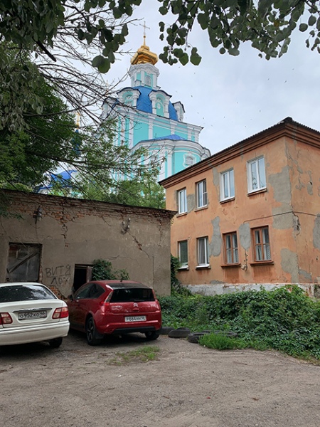 На улице Можаевской хотят снести расселенные дома и обустроить зеленую зону с видом на Сергиево-Казанский собор На улице Можаевской хотят снести расселенные дома и обустроить зеленую зону с видом на Сергиево-Казанский собор