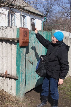 Нина Еськова уже 17 лет разносит почту по сельской глубинке