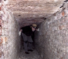 Виктор Крюков исследует подземелья Знаменского собора