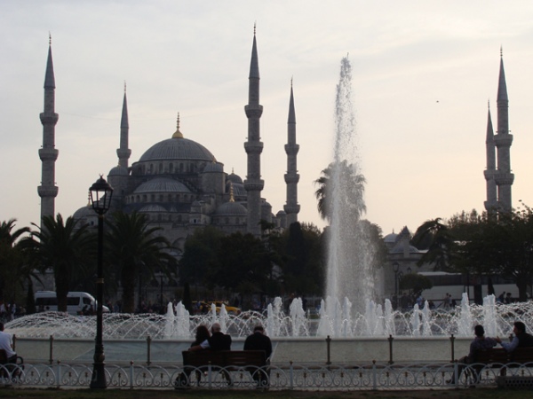 Голубая мечеть в Стамбуле единственная в мире имеет шесть минаретов