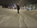 Чтобы показать, как в Курске чистят улицы, чемпионка спустилась по ним на сноуборд