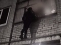 В Курске спасли девушку, стоявшую на газовой трубе у балкона многоэтажки